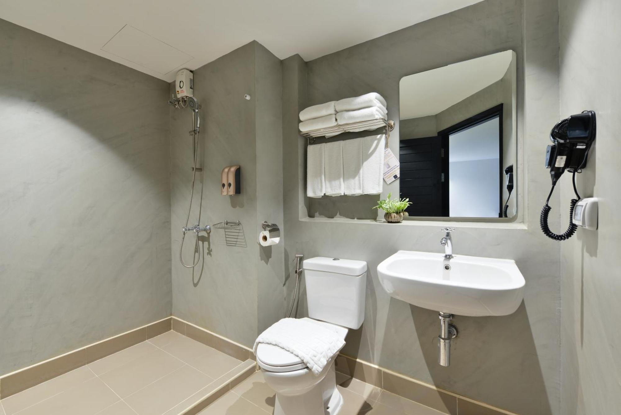 Oldthaiheng Hotel Bangkok Exterior photo